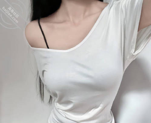 海角社区.半夜老妈喝醉走错门了跑到我的房间精虫上脑就把老妈给强奸了