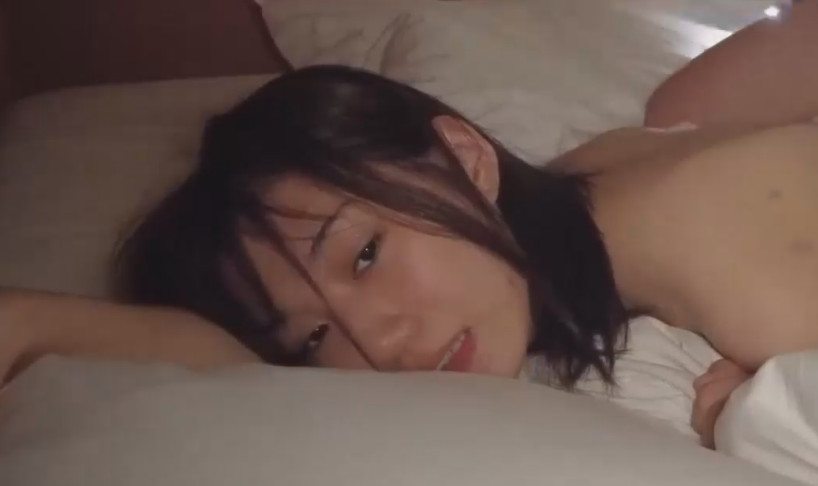 清纯的美眉.一进房被强行推到