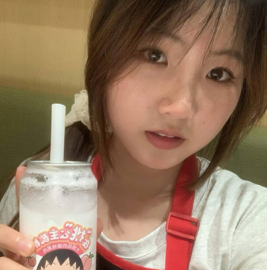 海角社区.勤工俭学卖奶茶的小妹妹被我拿下