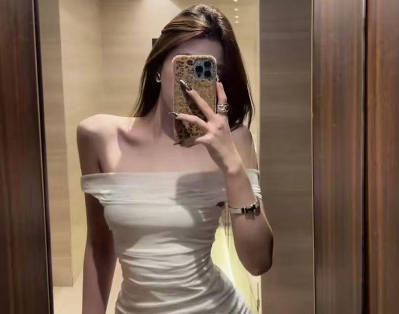 海角社区.让表姐穿上网购的马油丝袜给我操