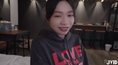 学长的大肉棒一路桶进最深处让啤儿连续高潮